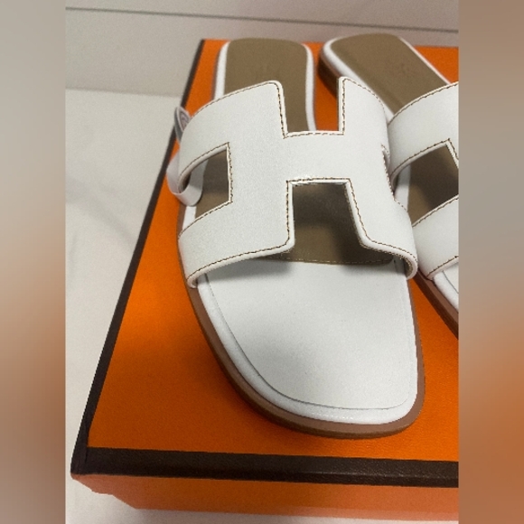 NWT White Hermes Orans Sandals - Picture 4 of 6